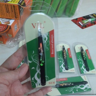 Nhíp gắp con meo