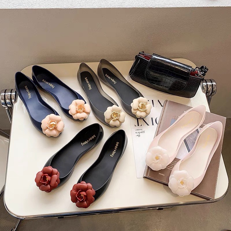 Mã B75 Giày búp bê nhựa dẻo thơm trong đính hoa trà hở mũi soervimy - Chọn size theo bảng size