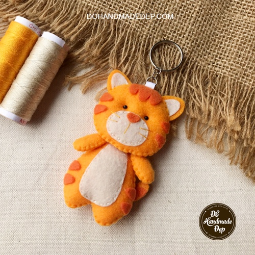 Móc khóa vải nỉ handmade hổ con
