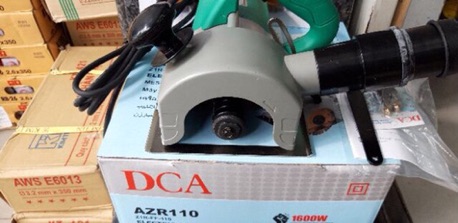 Máy cắt gạch 5 lưỡi DCA