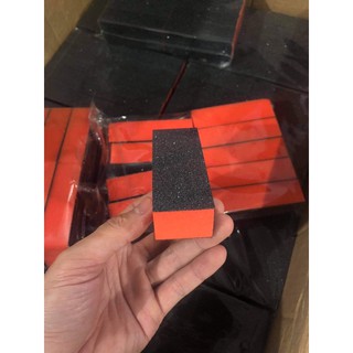 Phao đen đỏ nhám móng tay 10c