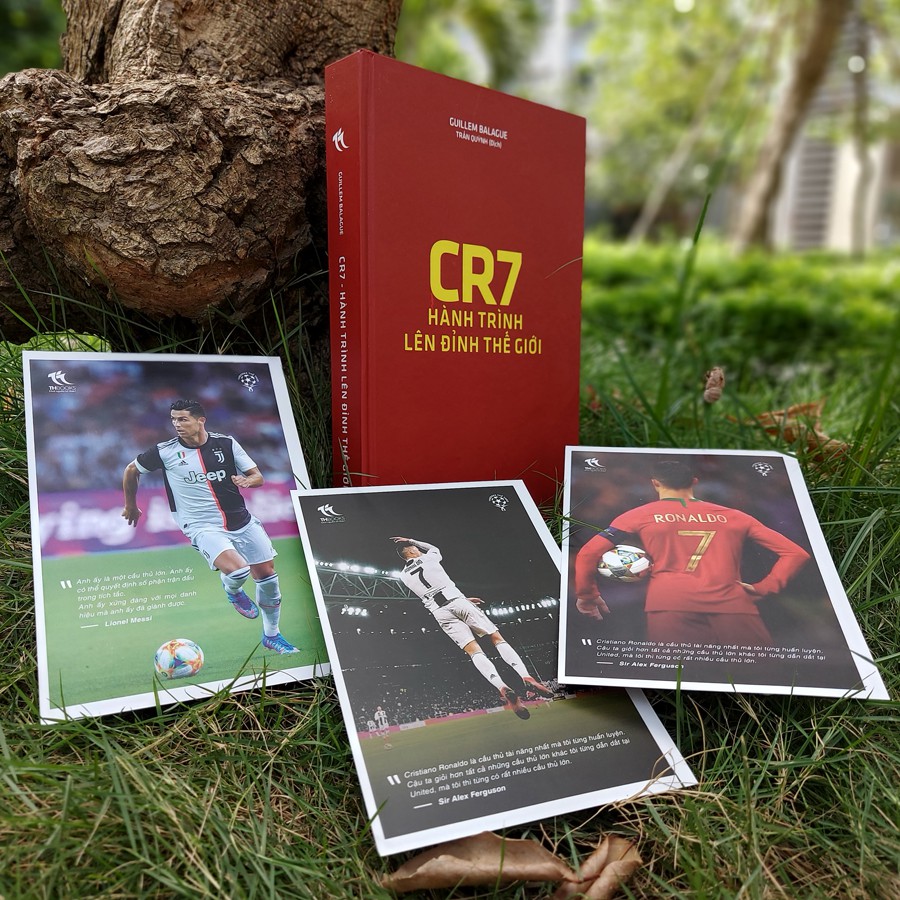 Sách - CR7 - Hành Trình Lên Đỉnh Thế Giới (Ver Bìa cứng) - Tặng Kèm Sổ Tay, Postcard