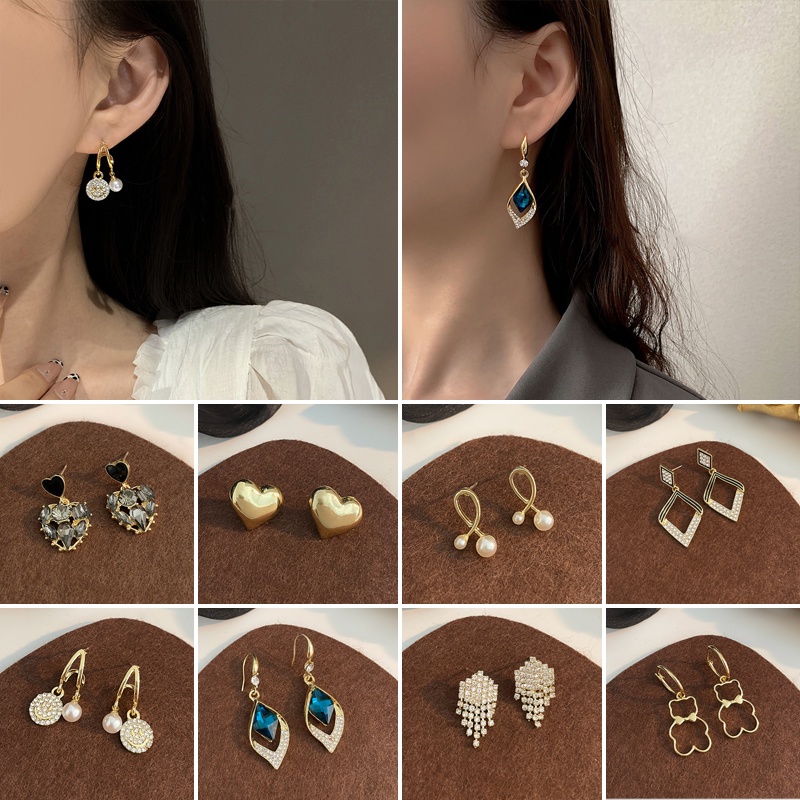 Khuyên tai đính đá và ngọc trai giả thanh lịch