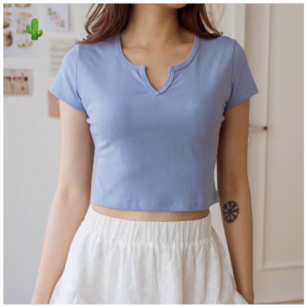 Áo kiểu croptop cổ núm trơn cực xinh , chất thun bozip mềm mịn