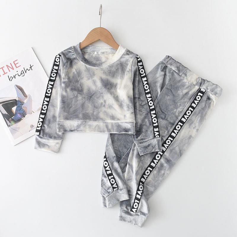 Bộ quần áo BEAR LEADER 2 món vải nhung in chữ thời trang xuân cho trẻ em