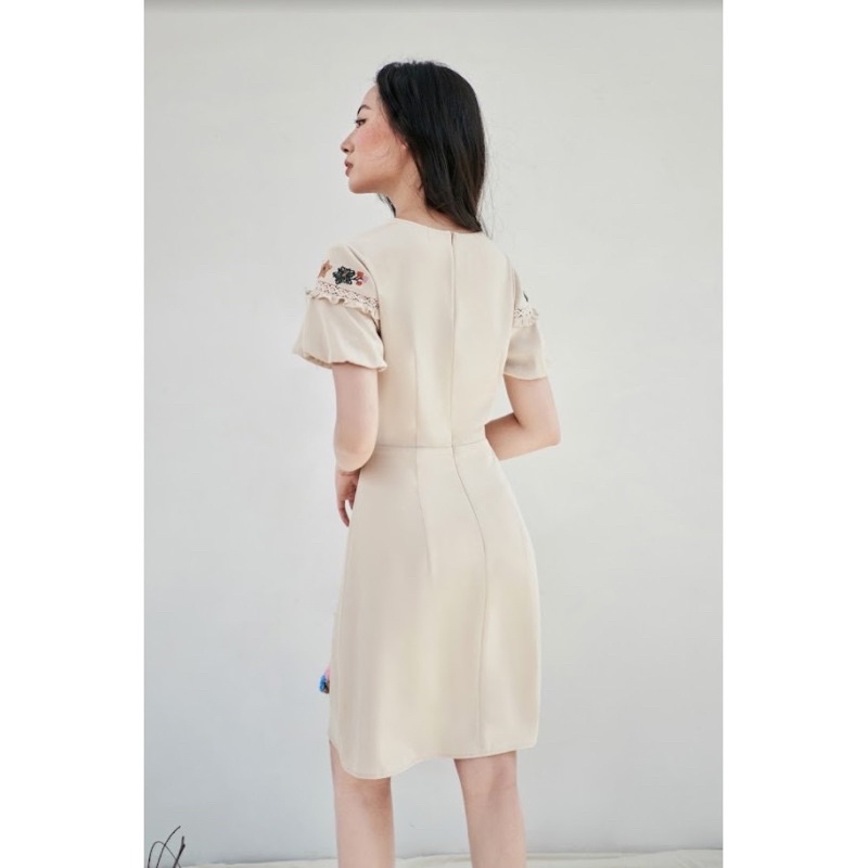 Đầm Adore Dress size S mới 100%
