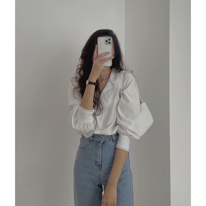 Áo sơmi trắng dáng suông cổ viền ren hạt vạt nhọn