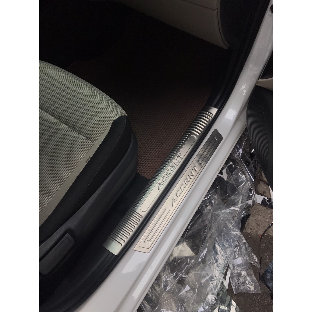Ốp bậc cửa inox xe Hyundai Accent 2018-2022, nẹp bước chân Accen loại inox cao cấp
