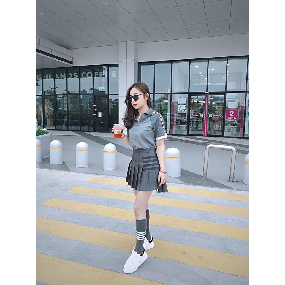 Chân Váy Thom Browne 4 Vạch