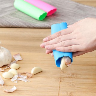 DỤNG CỤ BÓC VỎ TỎI SIÊU NHANH