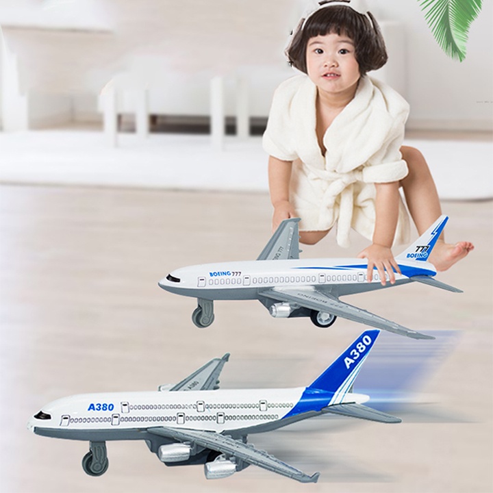 Đồ chơi mô hình máy bay dân dụng boeing có bánh xe bằng nhựa điều khiển chạy trớn