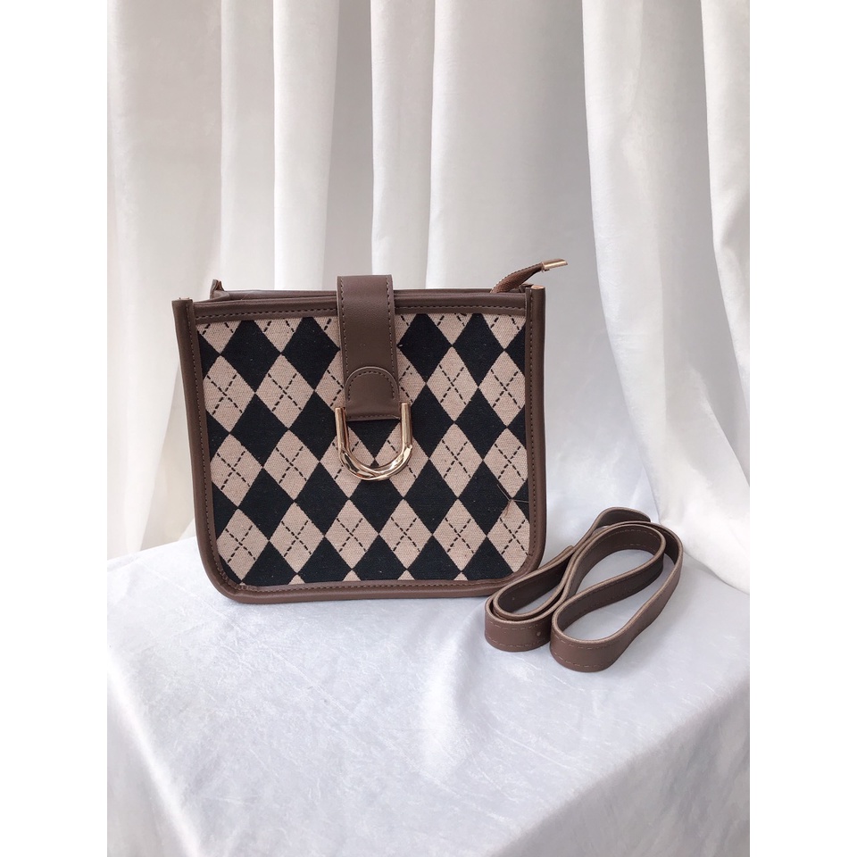 Túi tote họa tiết quả trám phối viền da nâu có khóa kéo style vintage P105