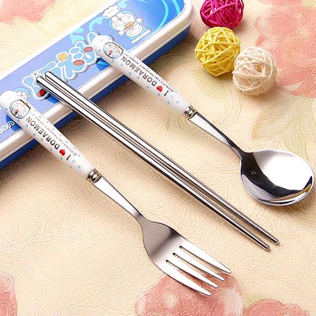 Bộ thìa dĩa Doraemon tiện lợi bỏ balo