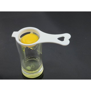 dụng cụ tách lòng đỏ trứng gà