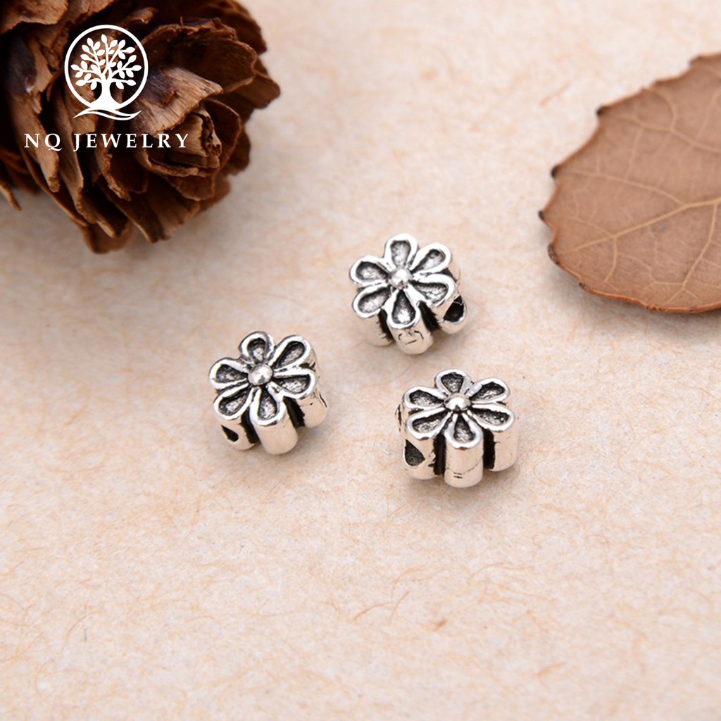 Charm bạc hoa mai 6 cánh xỏ ngang - NQ Jewelry