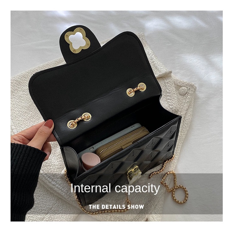 Túi Xách Đeo Vai Kiểu Vuông Nhỏ Đính Đá Phối Dây Xích Thời Trang Sành Điệu