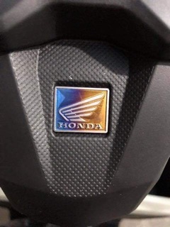 Tem Logo Honda Dán Bợ Cổ & Biển Số Xe Máy Chất Liệu Titan