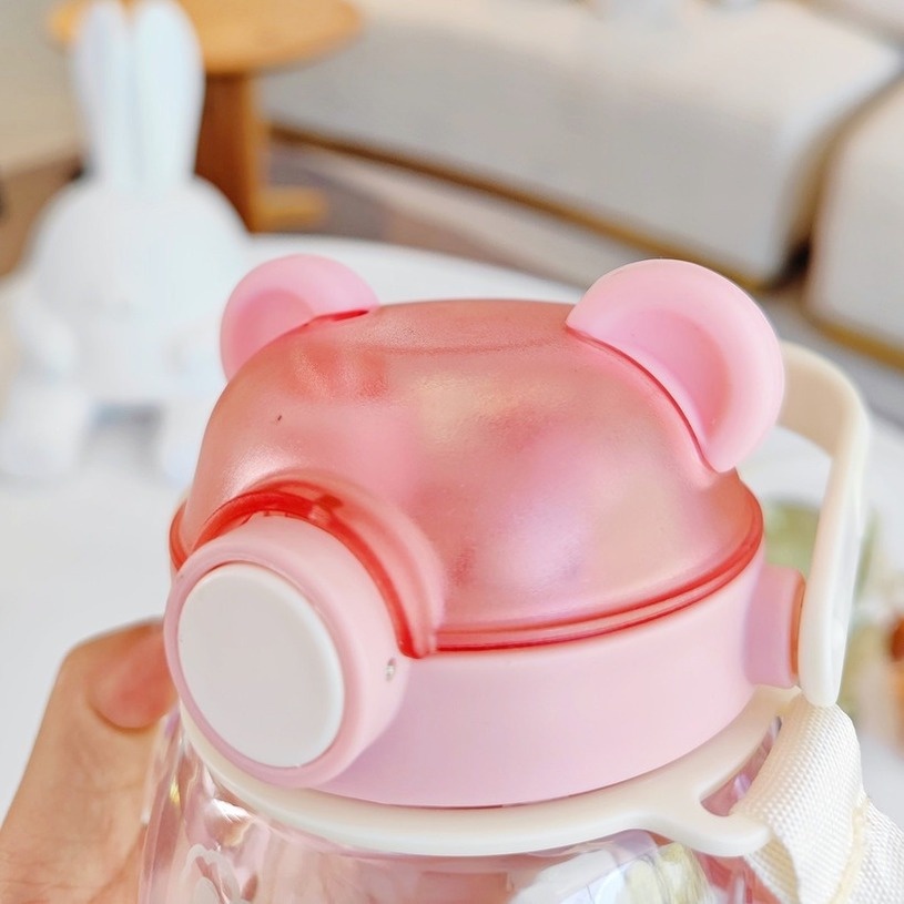 Bình nước cute  bình nước Bình Nước 900ml Dung Tích Lớn Có Dây Đeo Thiết Kế Hình Gấu Dễ Thương ống hút Chai nước giải khát dung tích lớn Ấm đun nước sinh viên bằng nhựa uống đôi di động