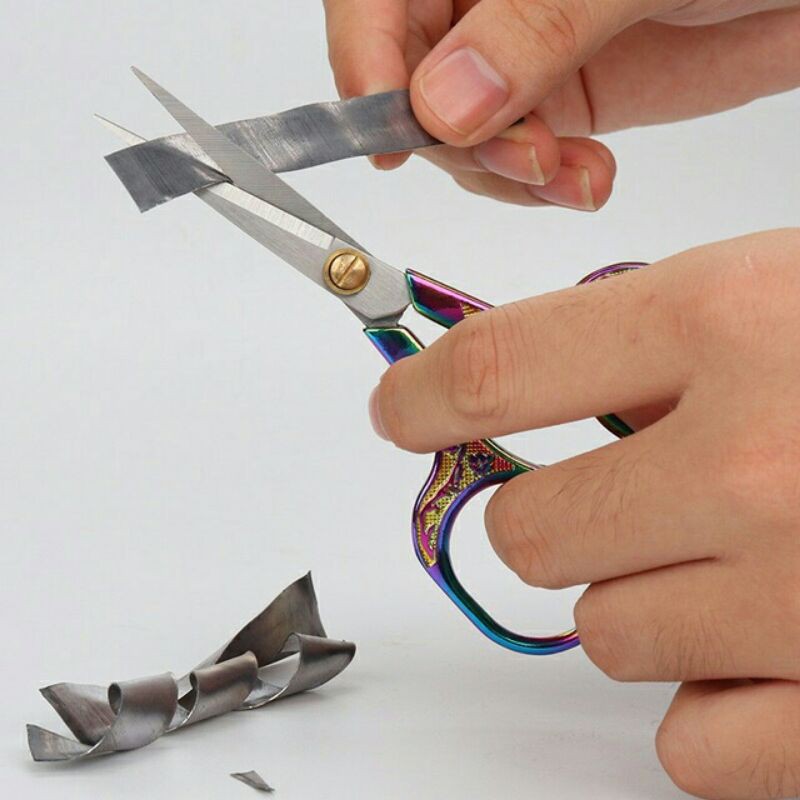 kéo hoàng cung cắt móng giả