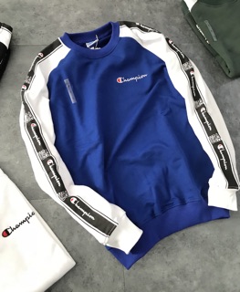 Áo tay dài sweater Champion.