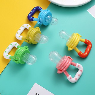 Gặm Nướu Cho Bé Có Nắp Khóa Chốt Ấm Mom & Baby Hỗ Trợ Đút Thức Ăn Hoa Quả Ăn Dặm Ngậm Nướu Bé Mọc Răng Nhựa ABS An Toàn