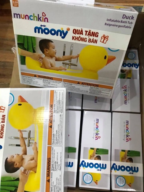 Chậu tắm phao cảm biến nhiệt hình con vịt Munchkin tặng kèm thú bông cho bé