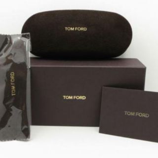 Hộp đựng kính tf đầy đủ phụ kiện