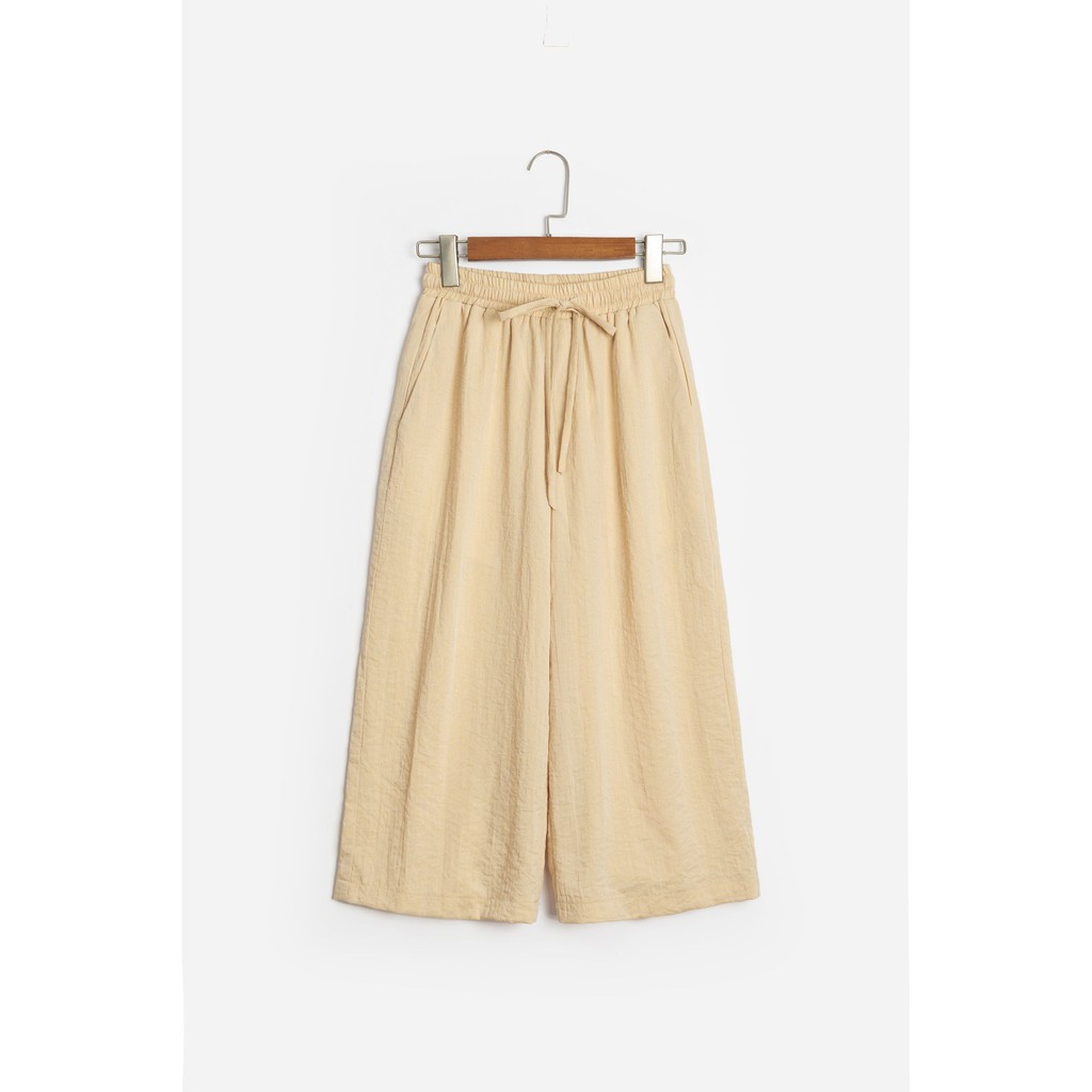 Quần Culottes Màu Be Ống Suông Lửng Cạp Chun [Madelen]