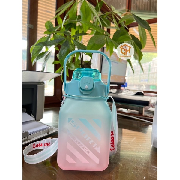 Bình Nước Nhựa Vuông Có Ống Hút Kèm Dây Đeo Cực Tiện Lợi Xinh Xắn Dễ Thương, Dung Tích 1500ml