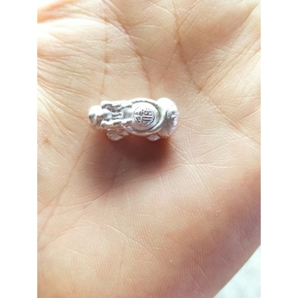 Charm cụ tỳ hưu bạc ta nguyên chất bụng thỏi vàng lưng in chữ song hỉ cát tường