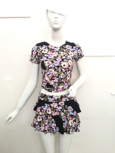 Bikini / Set đồ bơi áo croptop + quần sooc | BigBuy360 - bigbuy360.vn