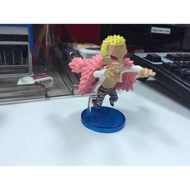 Doflamingo wcf like new real tem vàng