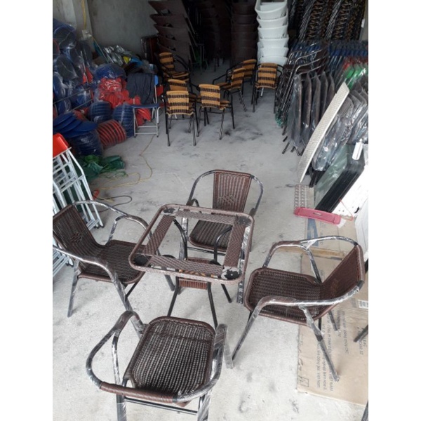 Bộ bàn ghế mây cafe , ban công có măt kính