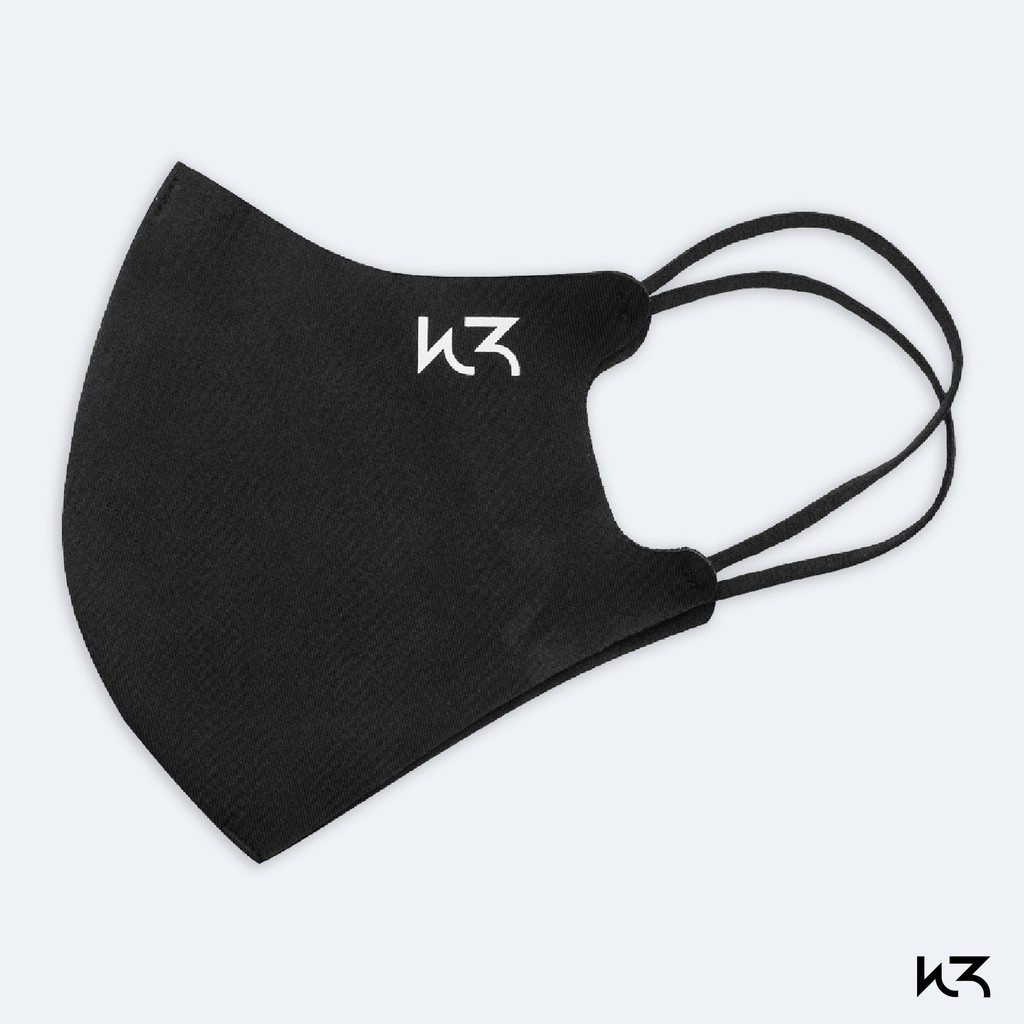 Khẩu trang Whistl3 Logo Mask chất liệu Neoprene, với dạng dệt màng có khả năng chống bụi mịn, hỗ trợ thở
