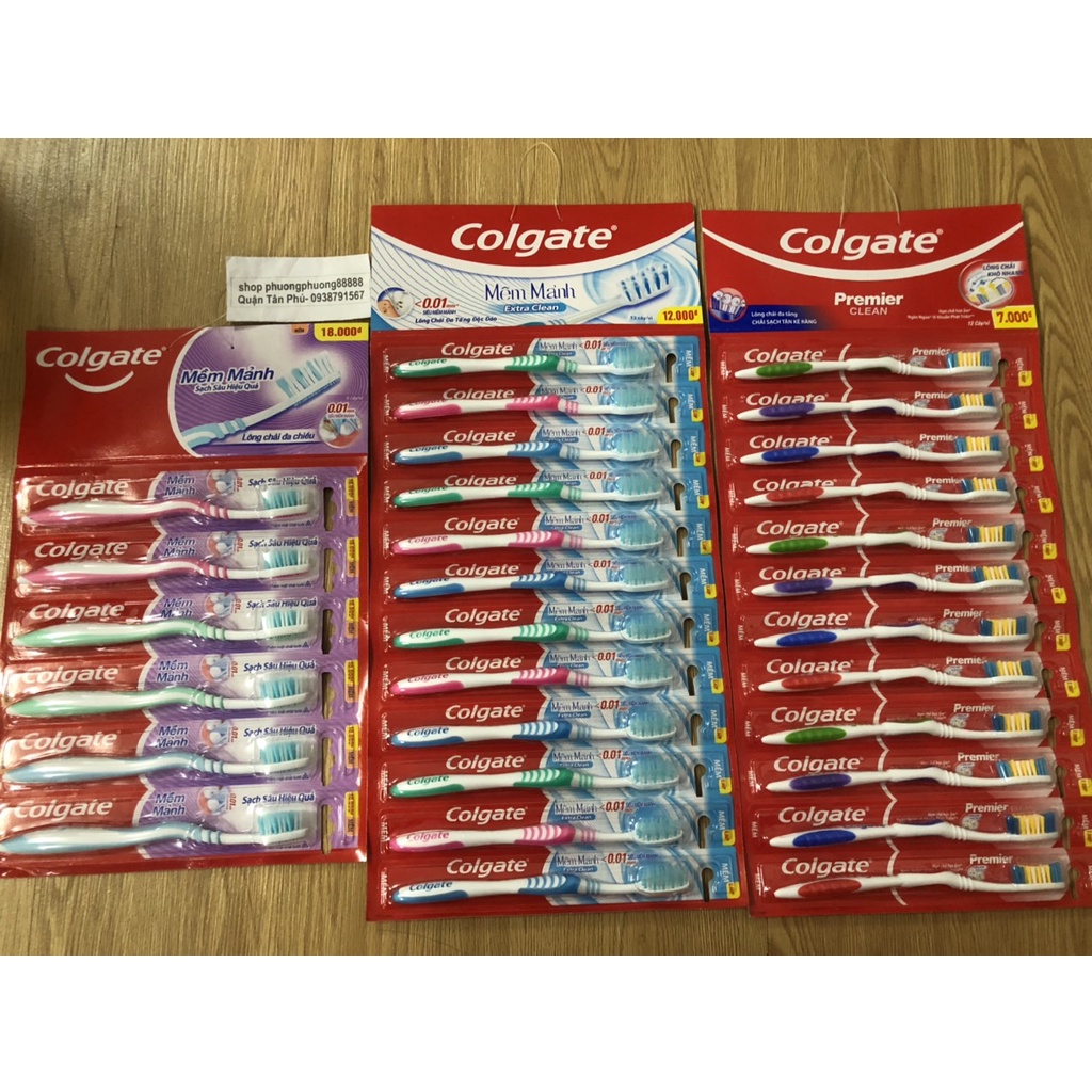 1 cây bàn chải đánh răng Colgate