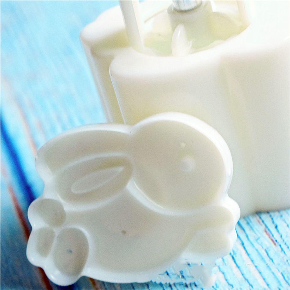 Khuôn Làm Bánh Trung Thu Hình Thỏ 3D Dễ Thương
