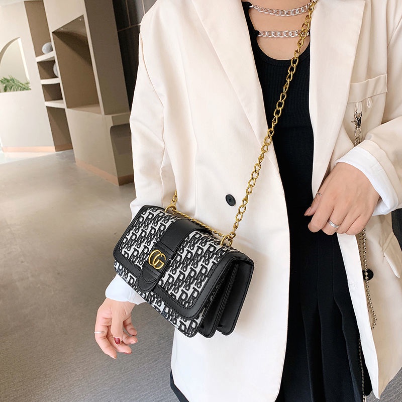 Túi đeo chéo khóa nam châm in chữ phong cách retro thời trang