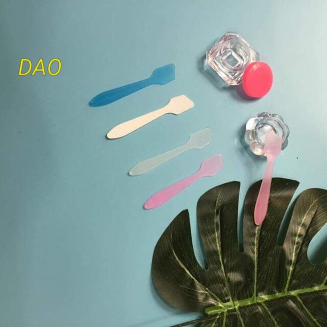 Muỗng dùng để lấy sản phẩm quét kem combo 100c