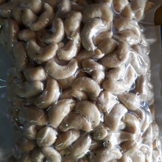 Hạt điều nguyên hạt tách vỏ