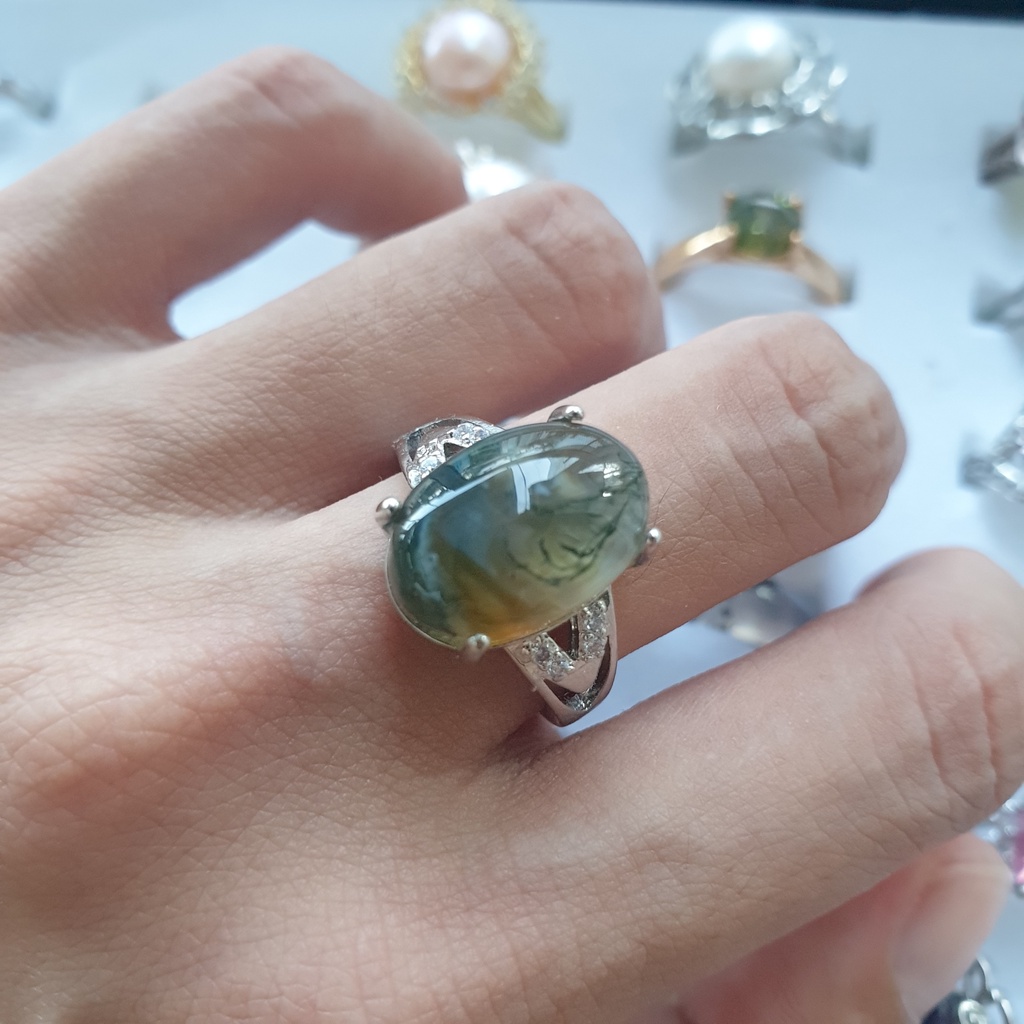 Nhẫn nữ đính mặt đá ngọc thủy tảo