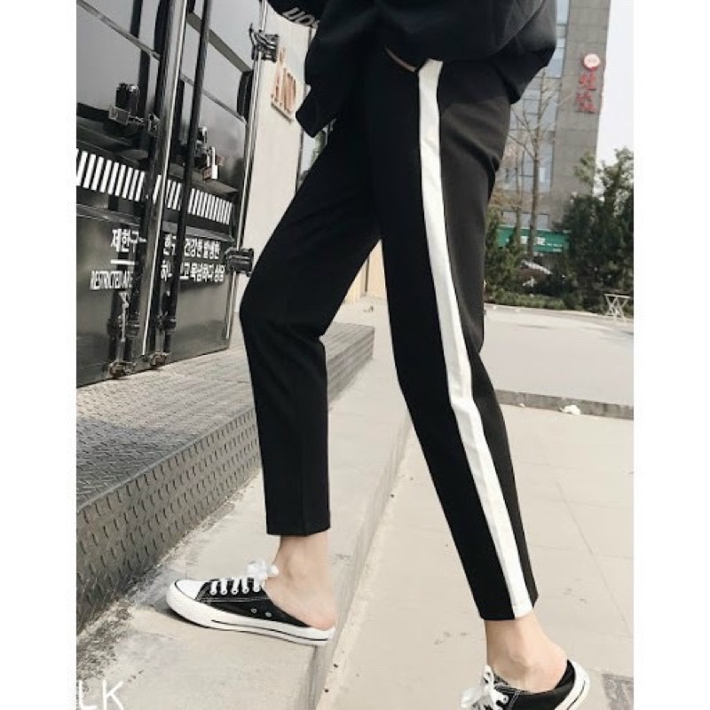 Quần jogger nam thêu vạch trắng 1 sọc ống đứng