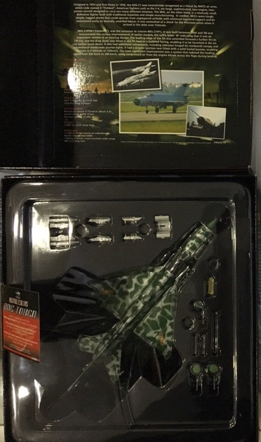 Mô hình máy bay Mig-21 PFM Không quân Nhân dân Việt Nam của Trung đoàn Lam Sơn, tỷ lệ 1:72 của Corgi