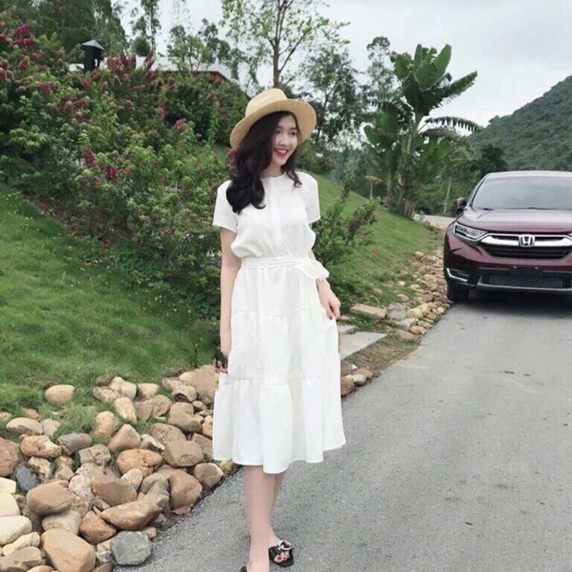Đầm thiết kế xoè