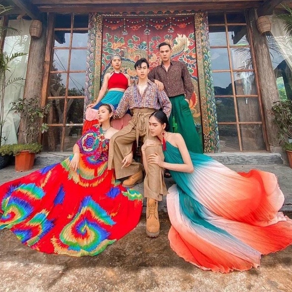 Đầm Maxi Nữ - Set Váy Đi Biển Dạng Áo Croptop Yếm Phối Chân Váy Xòe Xếp Ly Dáng Dài Siêu Xinh | BigBuy360 - bigbuy360.vn