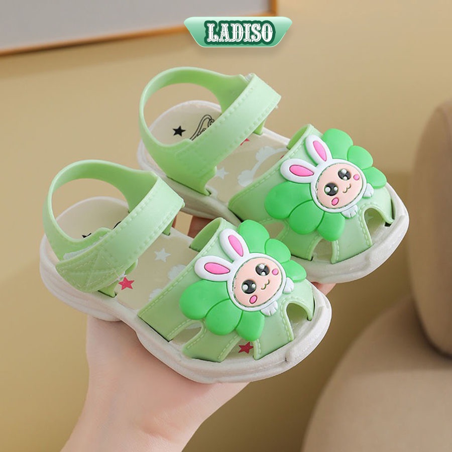Giày bé gái hình thỏ LADISO cực dễ thương chất liệu mềm mại giúp bé đi rất êm chân và thoải mái TT402