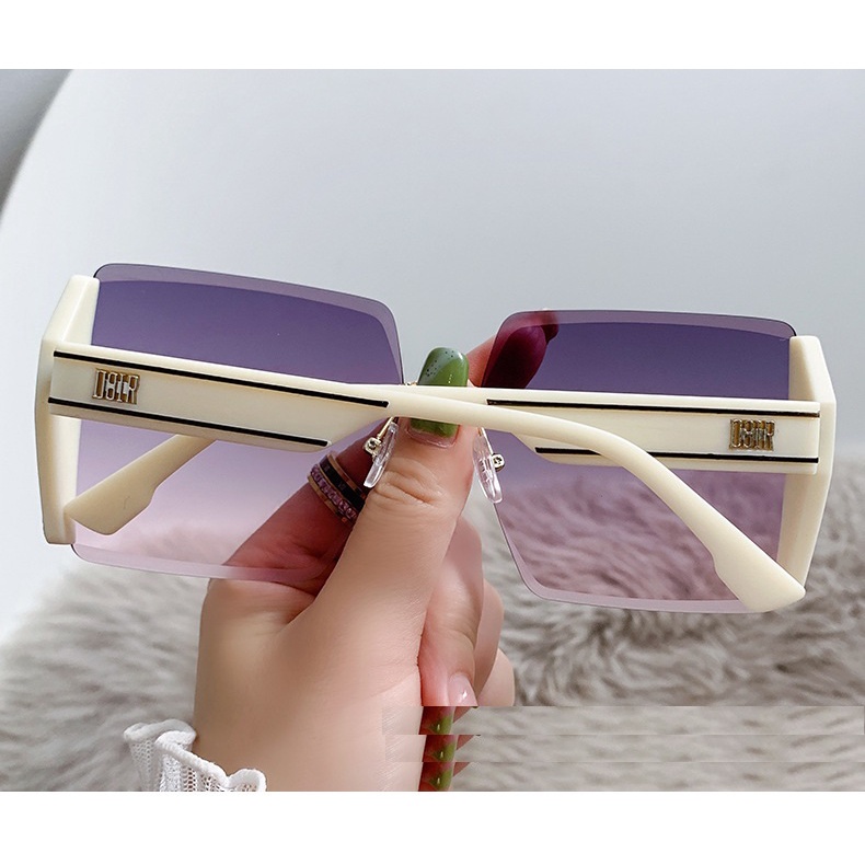 (Tặng hộp + Khăn lau) Kính mát nữ cao cấp phong cách Hàn Quốc, chống tia UV400 - KM74