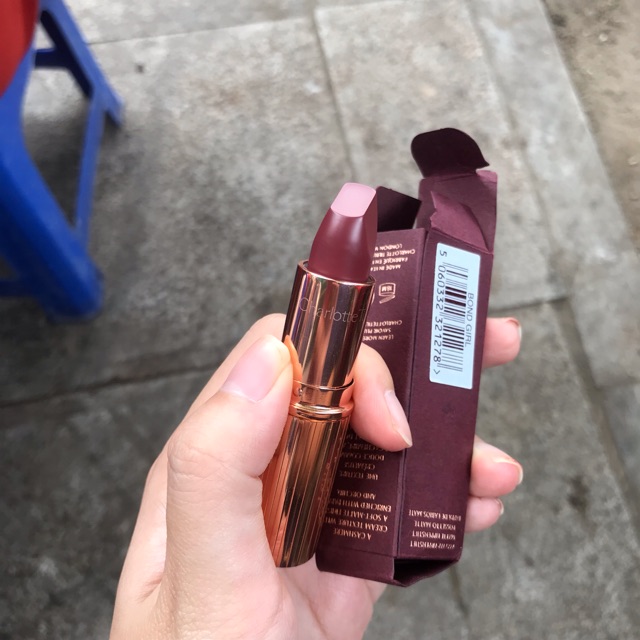 Thanh lý Son Charlotte Tilbury Matte Revolution màu Bond Girl