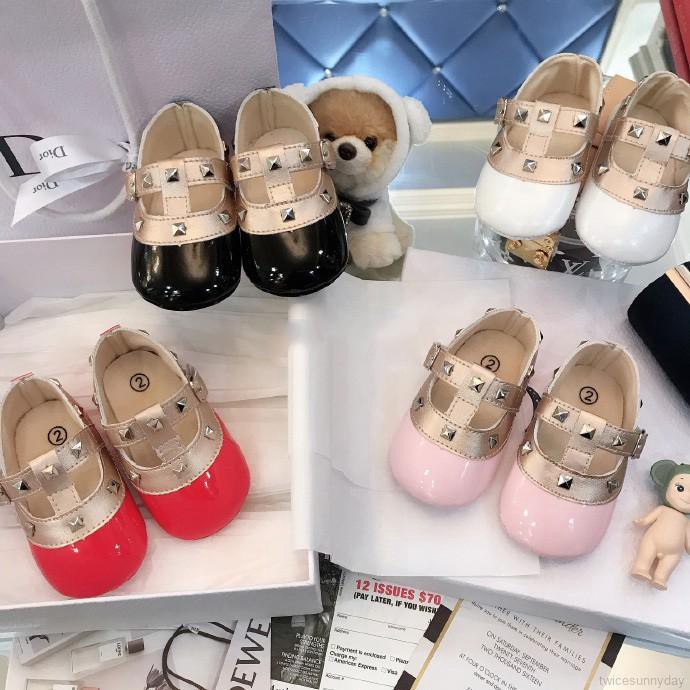 Giày búp bê da PU trang trí đinh tán cá tính sành điệu cho bé gái