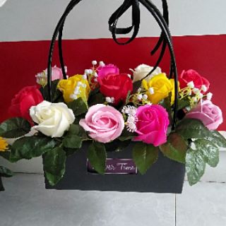 Giỏ  hoa sáp đủ  màu