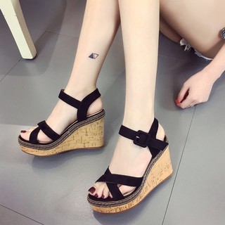 Dép cao gót đế xuồng nẹp chéo